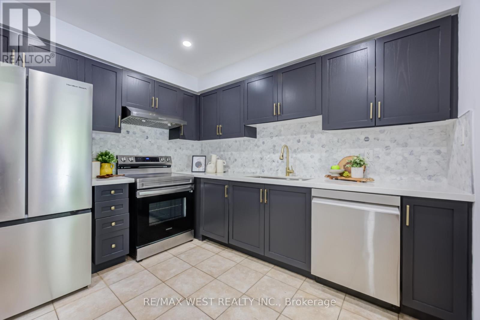 Row / Townhouse for Sale in 77 - 7360 ZINNIA PLACE|Mississauga (Meadowvale Village), Ontario L5W2A4 5