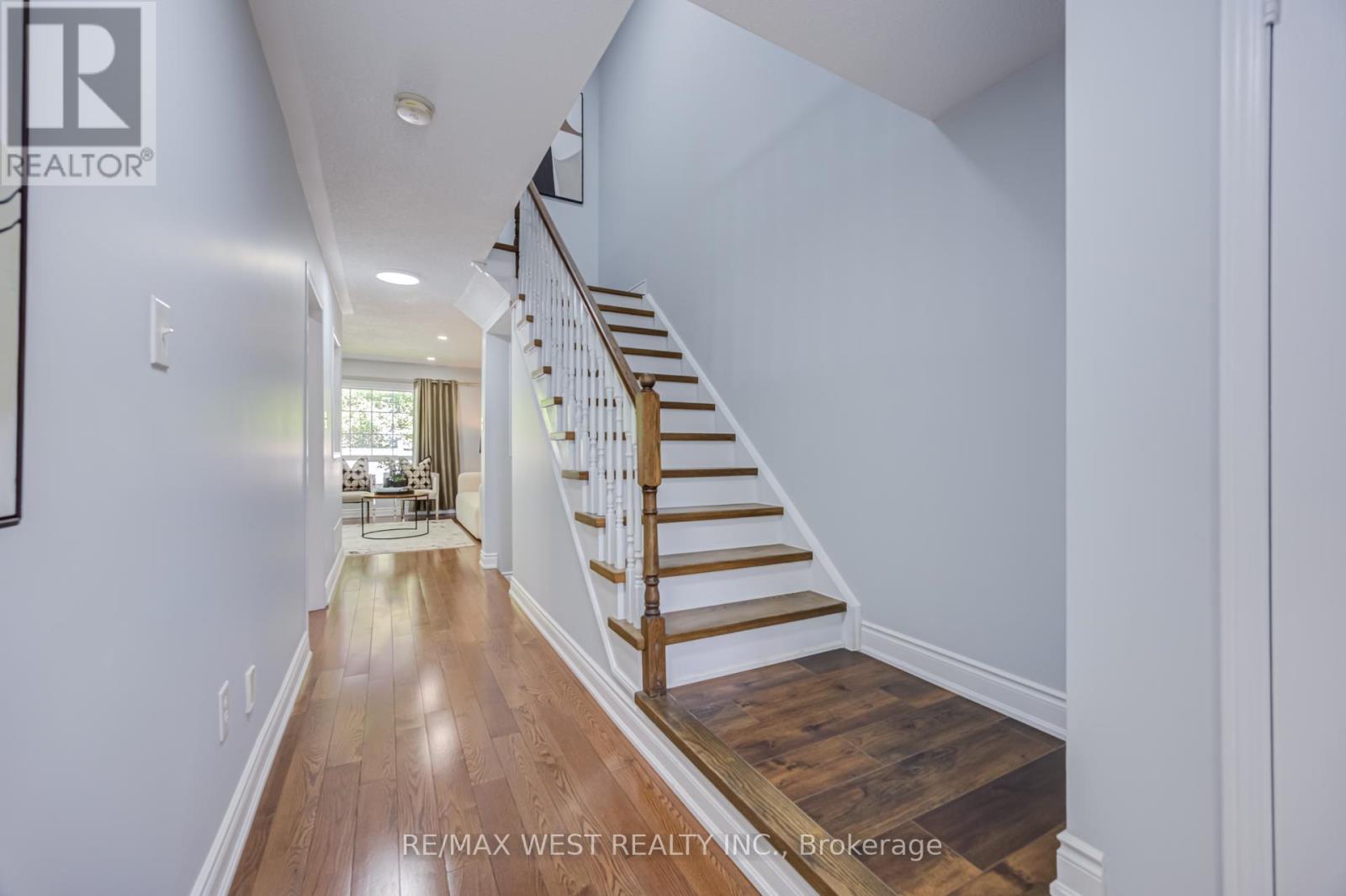 Row / Townhouse for Sale in 77 - 7360 ZINNIA PLACE|Mississauga (Meadowvale Village), Ontario L5W2A4 4