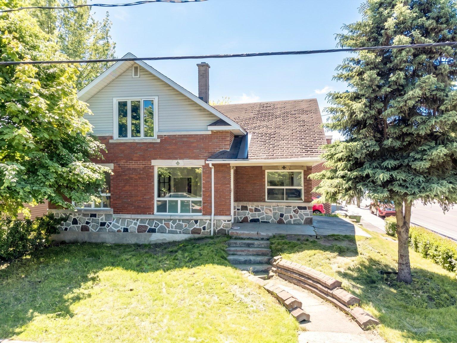 238 Rue St-Damase