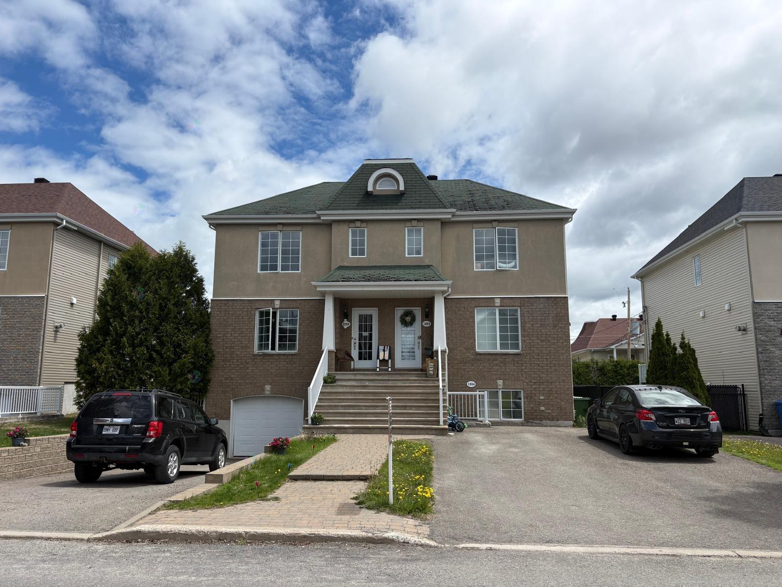 1064-1068 Rue de Chambord