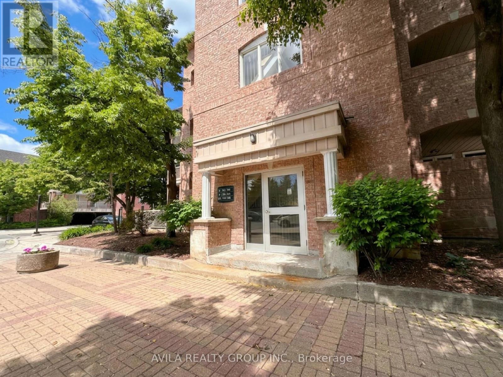 Row / Townhouse for Sale in 136 - 85 BRISTOL ROAD E|Mississauga (Hurontario), Ontario L4Z3P3 2