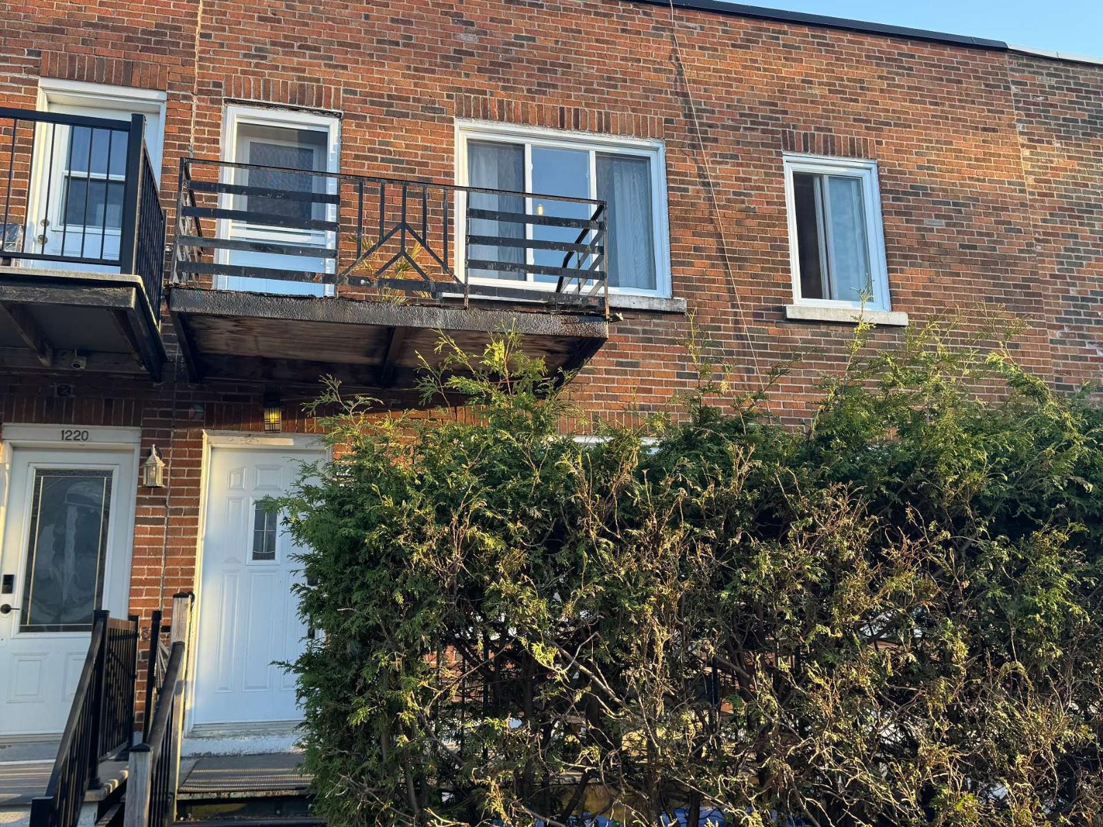 1228 Rue Egan
