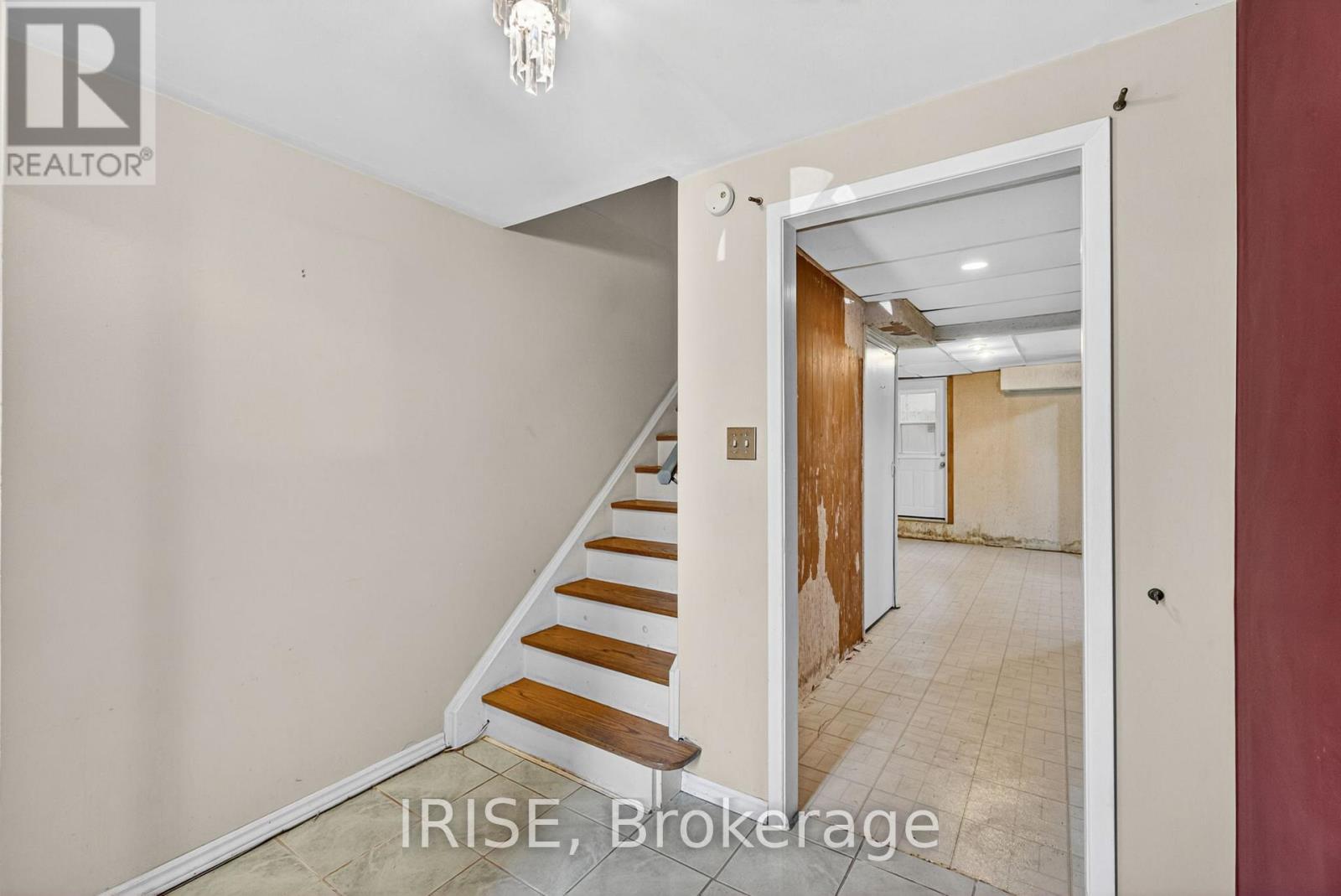 Row / Townhouse for Sale in 1015 FALGARWOOD DRIVE|Oakville (FA Falgarwood), Ontario L6H1N7 4