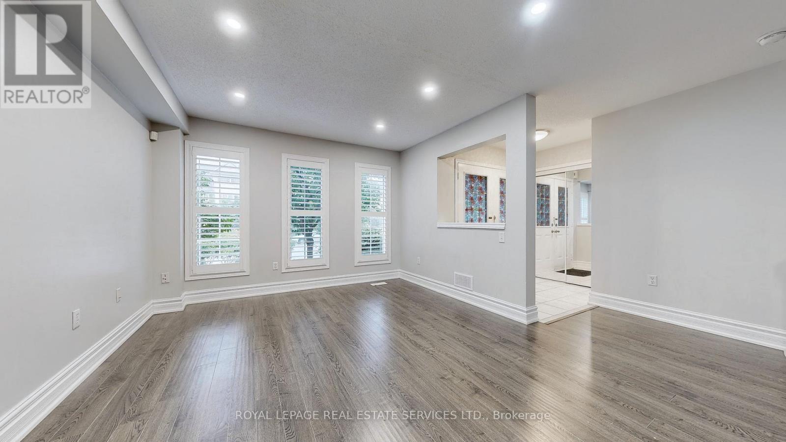 Row / Townhouse for Sale in 5842 TENTH LINE W|Mississauga (Churchill Meadows), Ontario L5M6S5 3