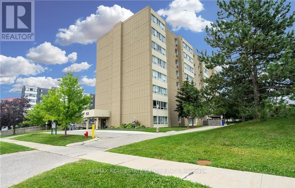 804 - 65 HIGHLAND CRESCENT, Kitchener, Ontario N2M5M8
