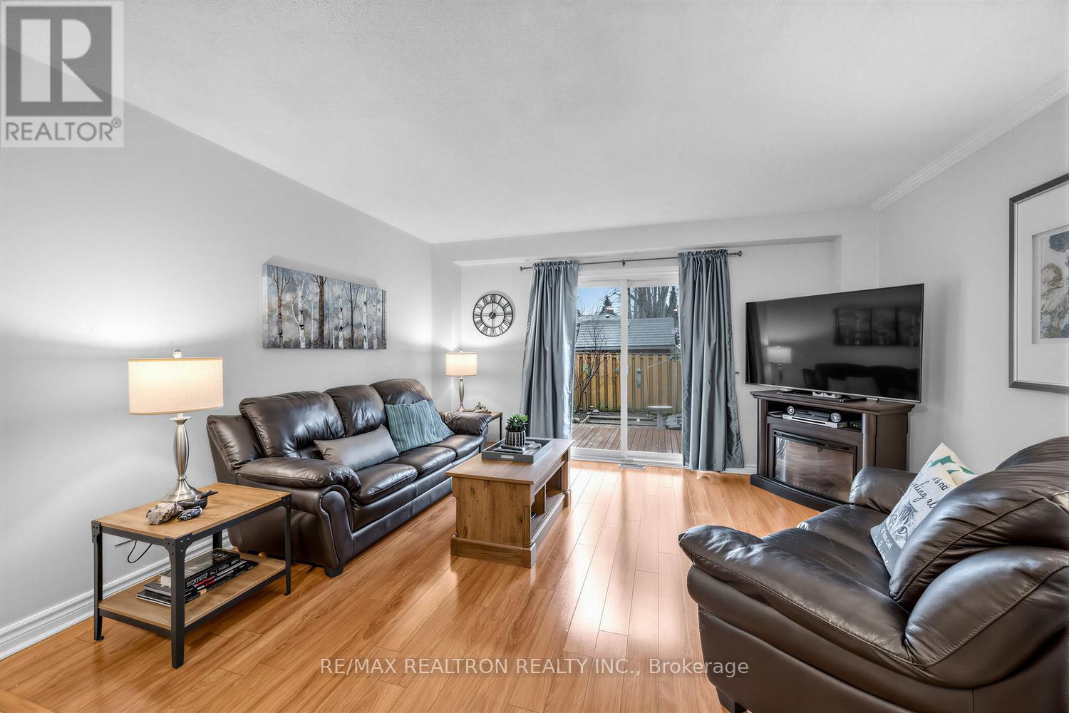 Row / Townhouse for Sale in 1 - 6699 FALCONER DRIVE|Mississauga (Streetsville), Ontario L5N2E3 2
