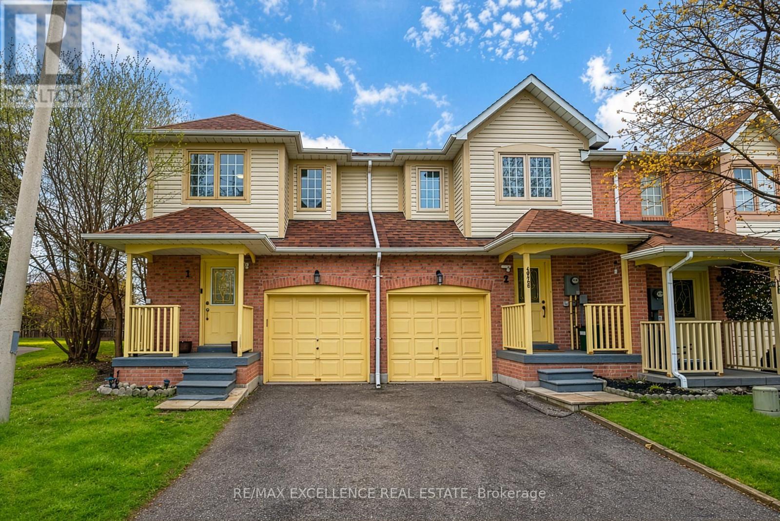 Row / Townhouse for Sale in 1 - 4920 RATHKEALE ROAD|Mississauga (East Credit), Ontario L5V2E9