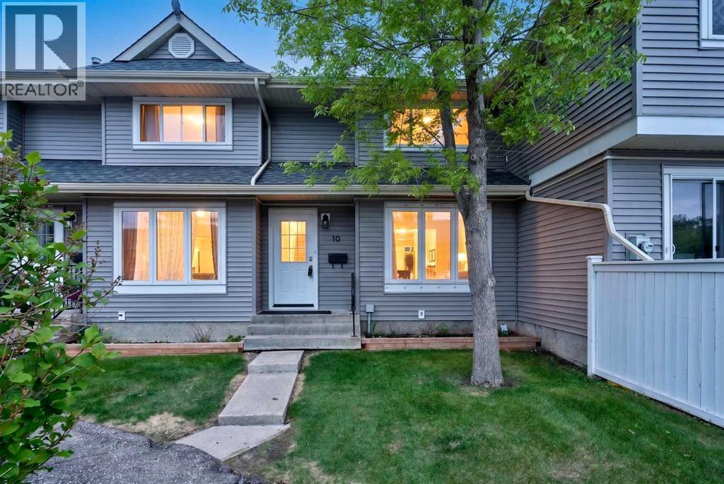 Row / Townhouse for Sale in 10 Falconer Terrace NE|Calgary, Alberta T3J1W4