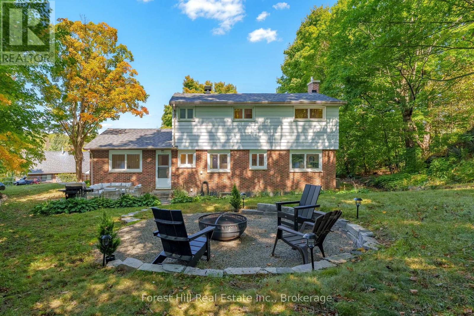 1 MAPLECREST COURT