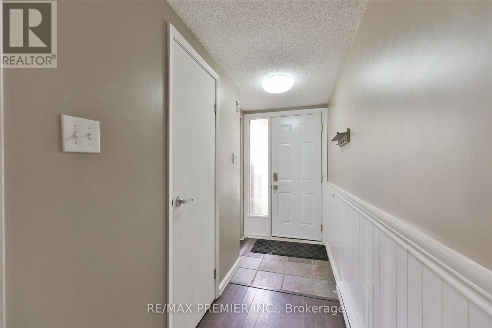 Row / Townhouse for Sale in 63 - 7251 COPENHAGEN ROAD|Mississauga (Meadowvale), Ontario L5N2H6 3