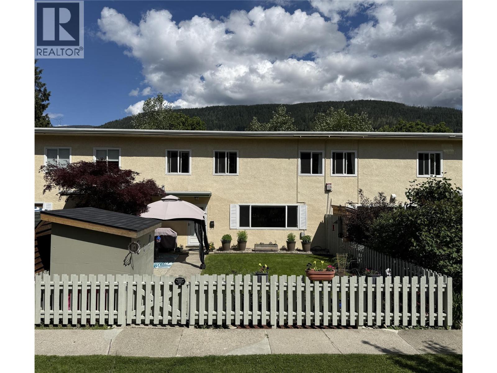467 Richards Street W, Nelson, British Columbia V1L3K2