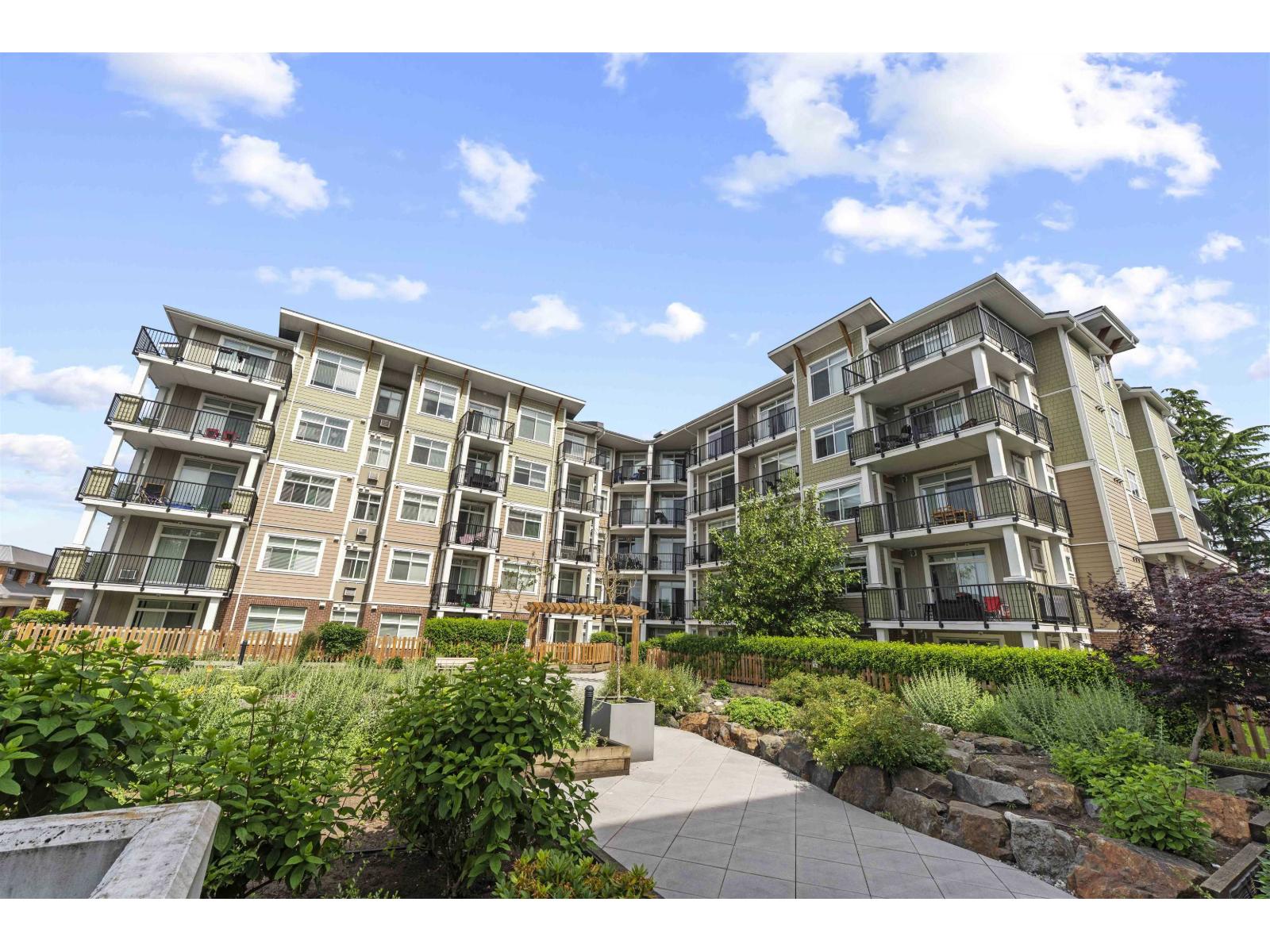 305 20686 EASTLEIGH CRESCENT, Langley, British Columbia V3A0M4