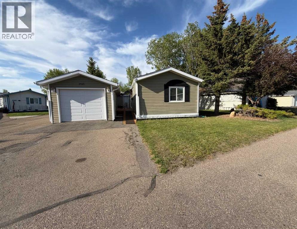 2923 31 Avenue S, Lethbridge, Alberta T1K6S6