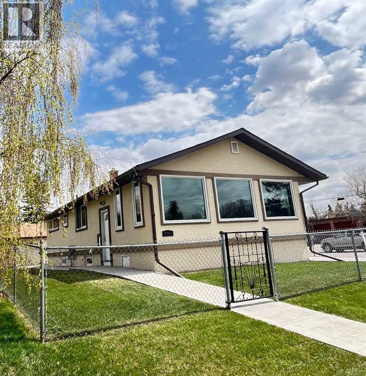 House for Sale in 7224 21 Street SE|Calgary, Alberta T2C0V1 2