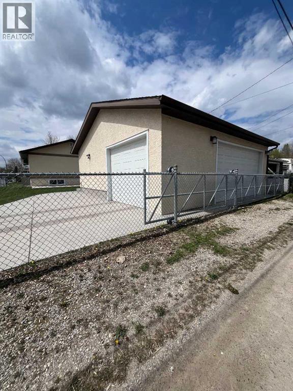 House for Sale in 7224 21 Street SE|Calgary, Alberta T2C0V1 4