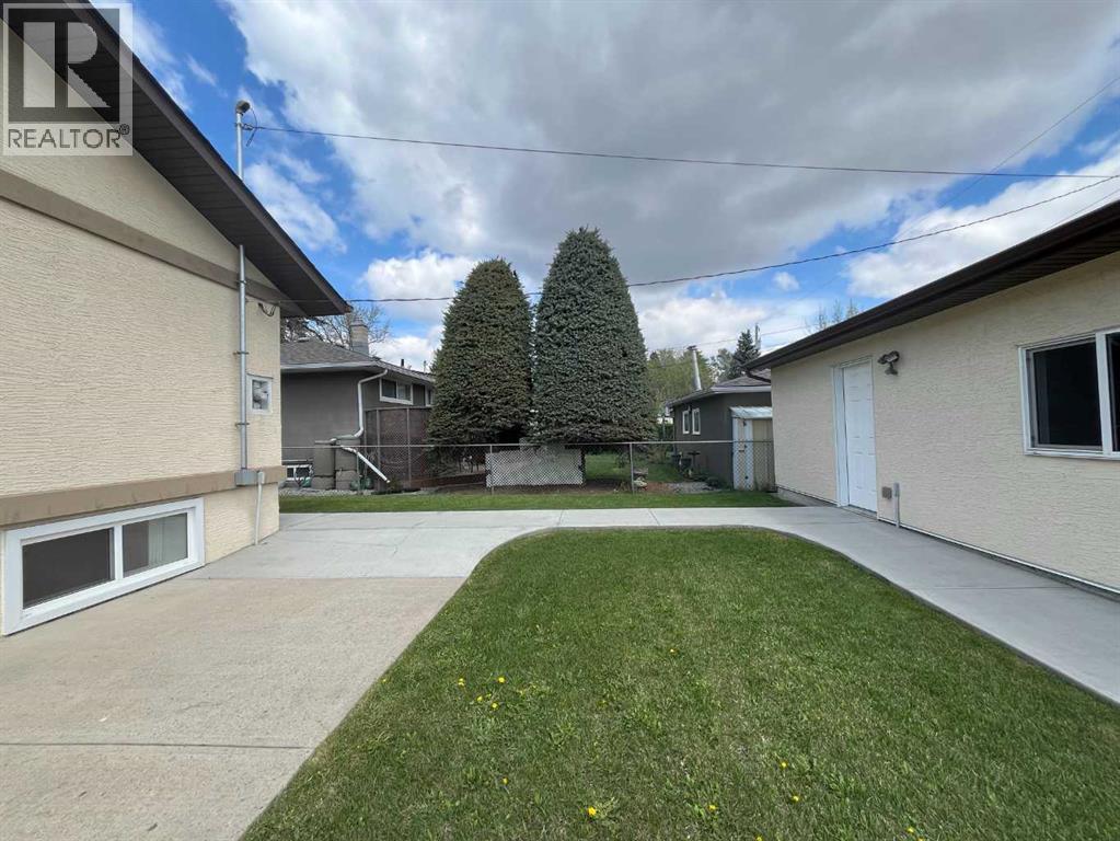 House for Sale in 7224 21 Street SE|Calgary, Alberta T2C0V1 3