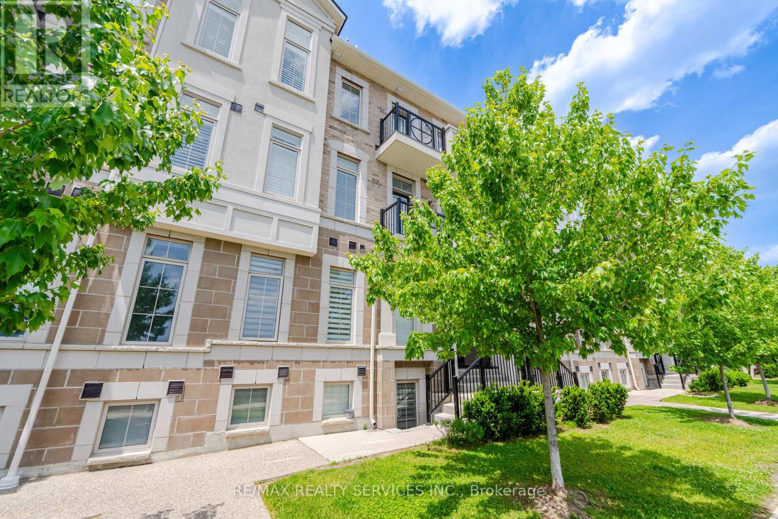 Row / Townhouse for Sale in 48 - 65 ARMDALE ROAD|Mississauga (Hurontario), Ontario L4Z0C7 2