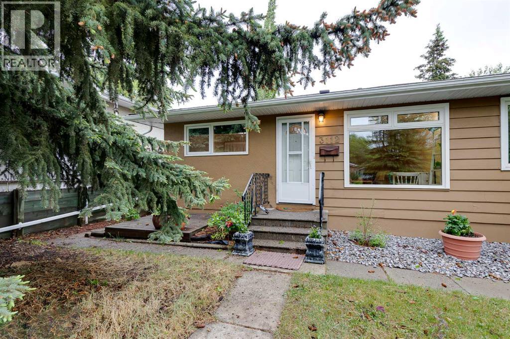 Duplex for Sale in 3112 42 Street SW|Calgary, Alberta T3E3M3