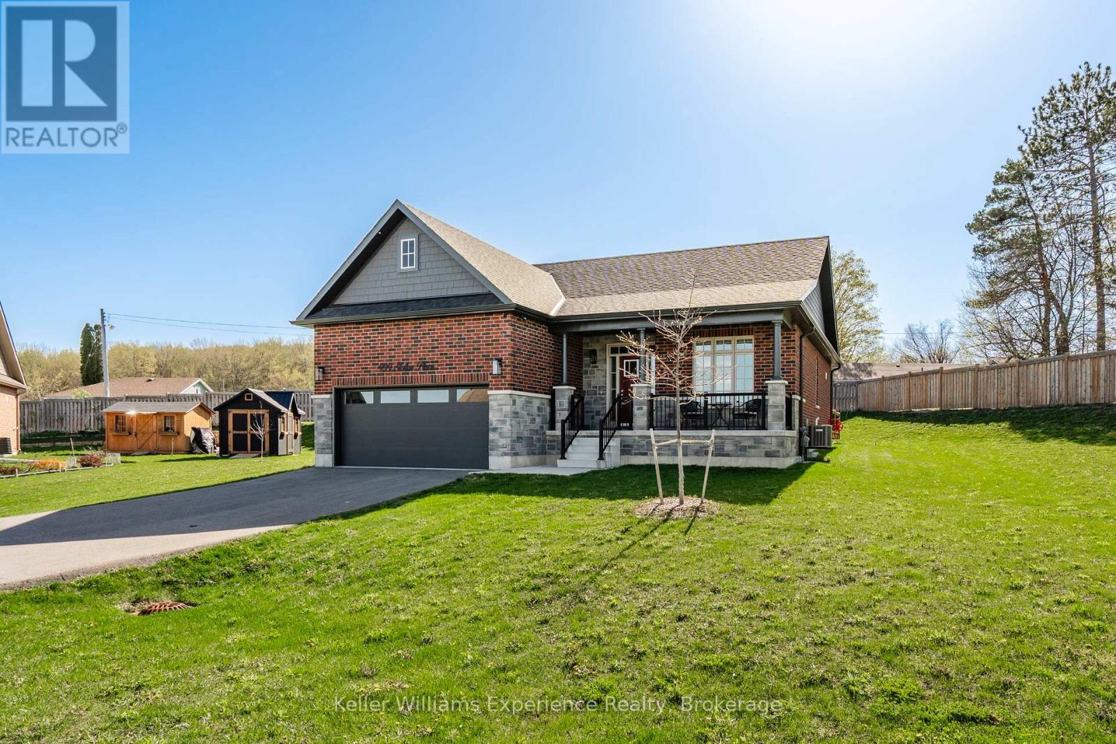 939 STOLLAR PLACE