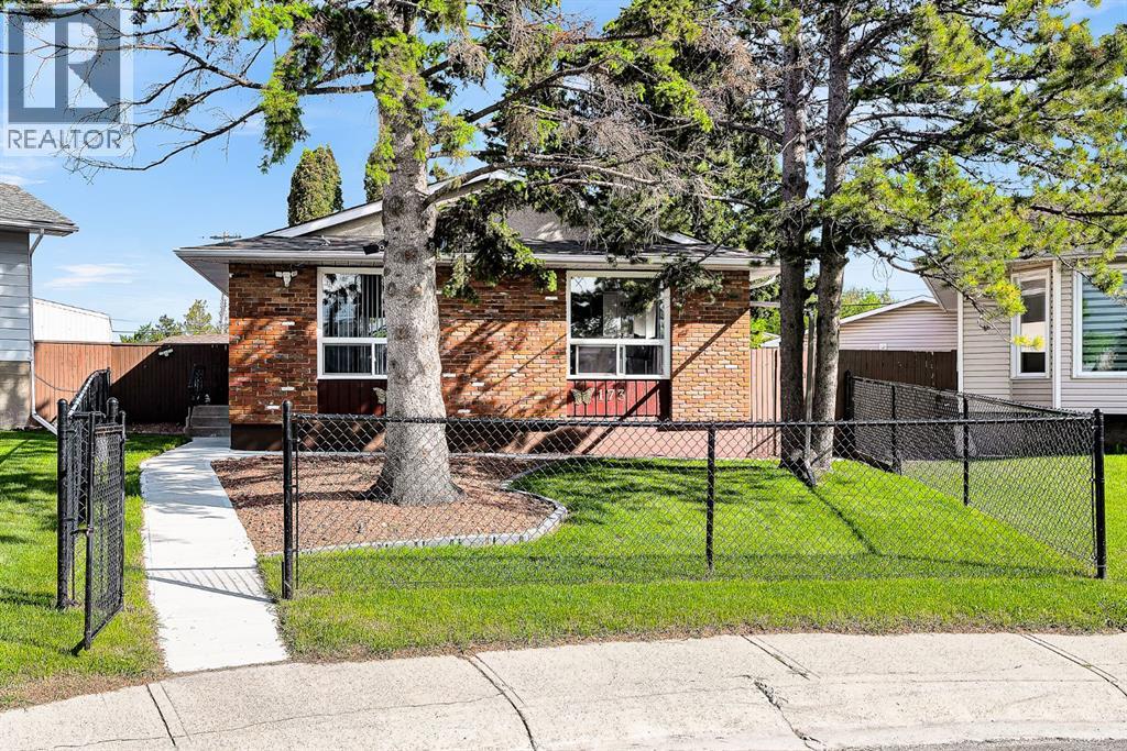 House for Sale in 173 Margate Close NE|Calgary, Alberta T2A3E5