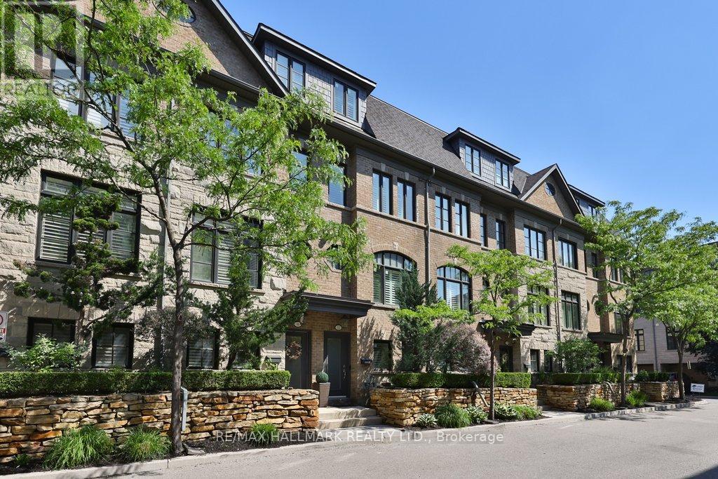 Row / Townhouse for Sale in 32 LOBO MEWS|Toronto (Islington-City Centre West), Ontario M8Z0B1