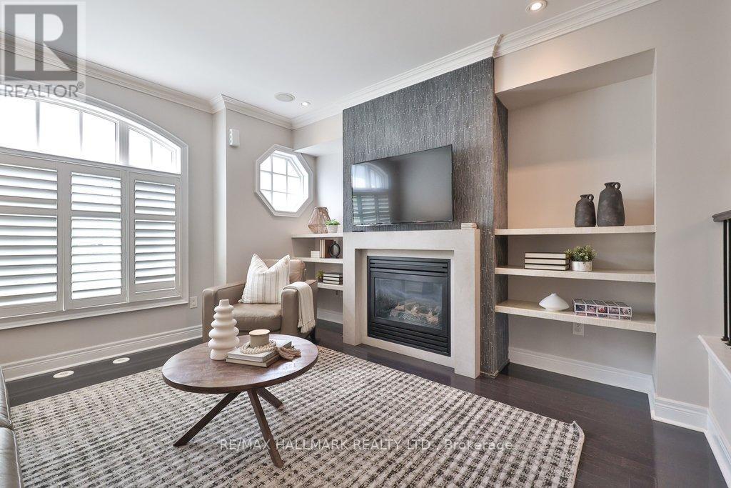 Row / Townhouse for Sale in 32 LOBO MEWS|Toronto (Islington-City Centre West), Ontario M8Z0B1 3