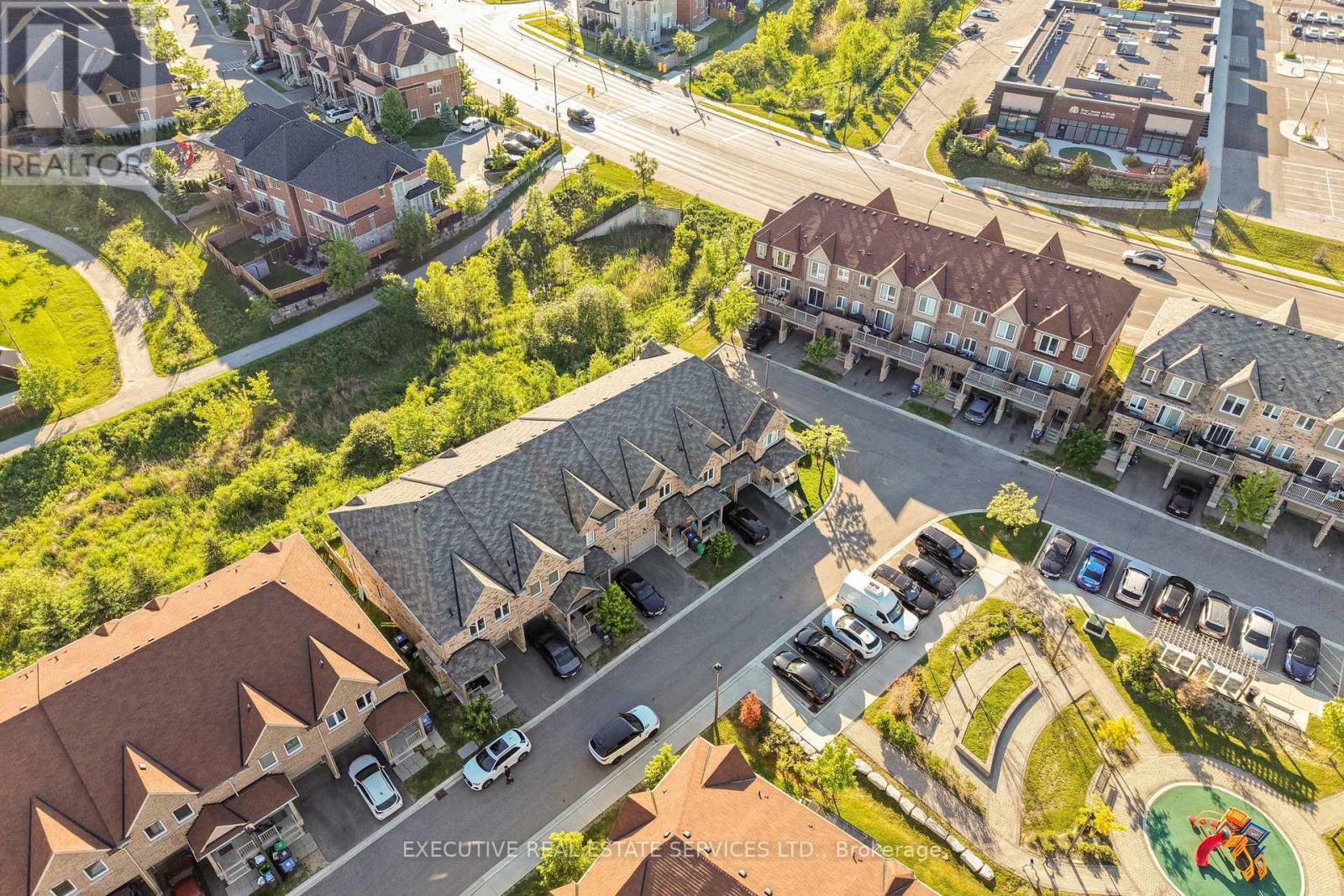 Row / Townhouse for Sale in 75 - 50 EDINBURGH DRIVE|Brampton (Brampton West), Ontario L6Y1N9 5