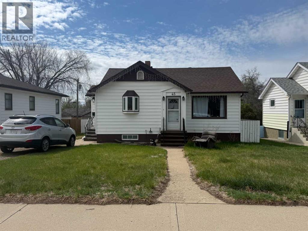 45 4 Street SW, Medicine Hat, Alberta T1A4C9