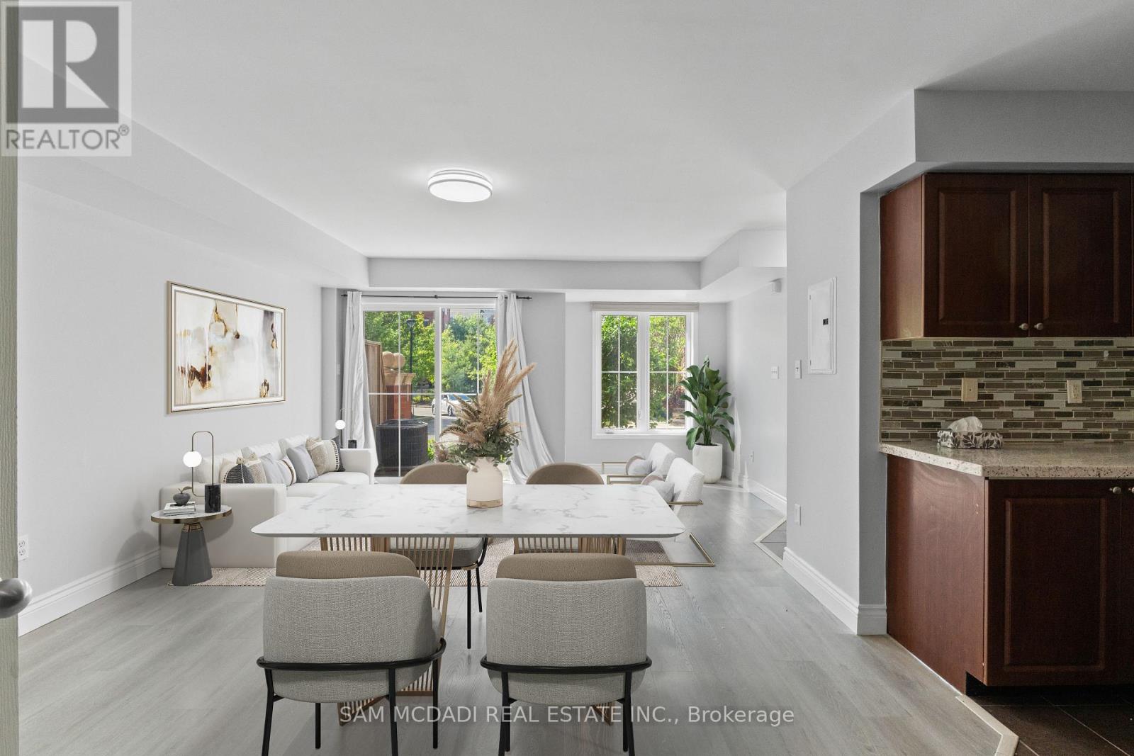 Row / Townhouse for Sale in 3 - 39 HAYS BOULEVARD|Oakville (RO River Oaks), Ontario L6H0J1 5