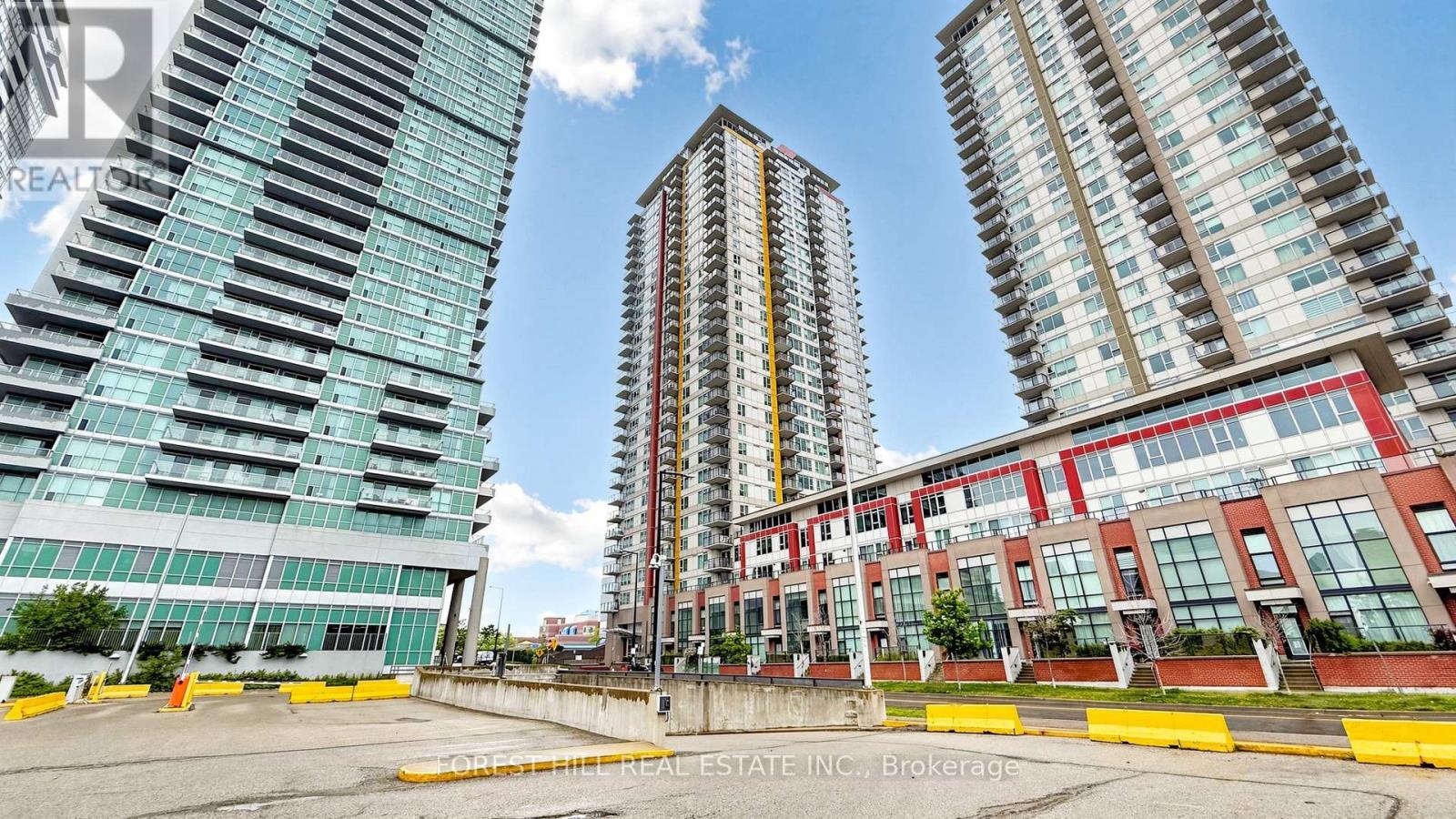 325 - 25 TOWN CENTRE COURT