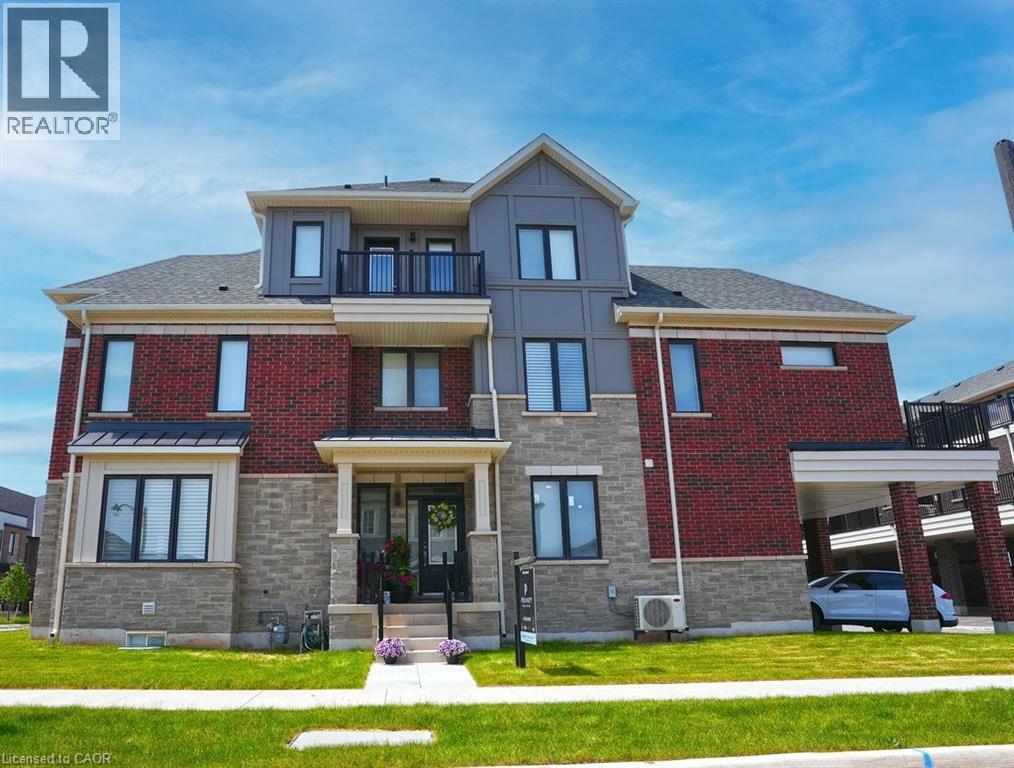 Row / Townhouse for Sale in 9 CROWN Gate|Oakville, Ontario L6M0W8