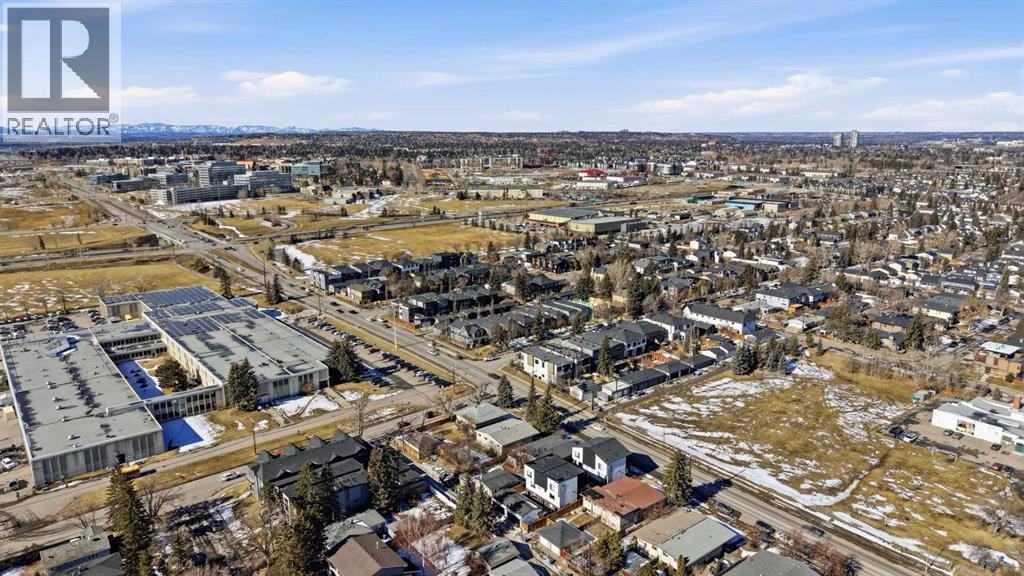 House for Sale in 2135, 2139, 2143 50 Avenue SW|Calgary, Alberta T2T2W5 5