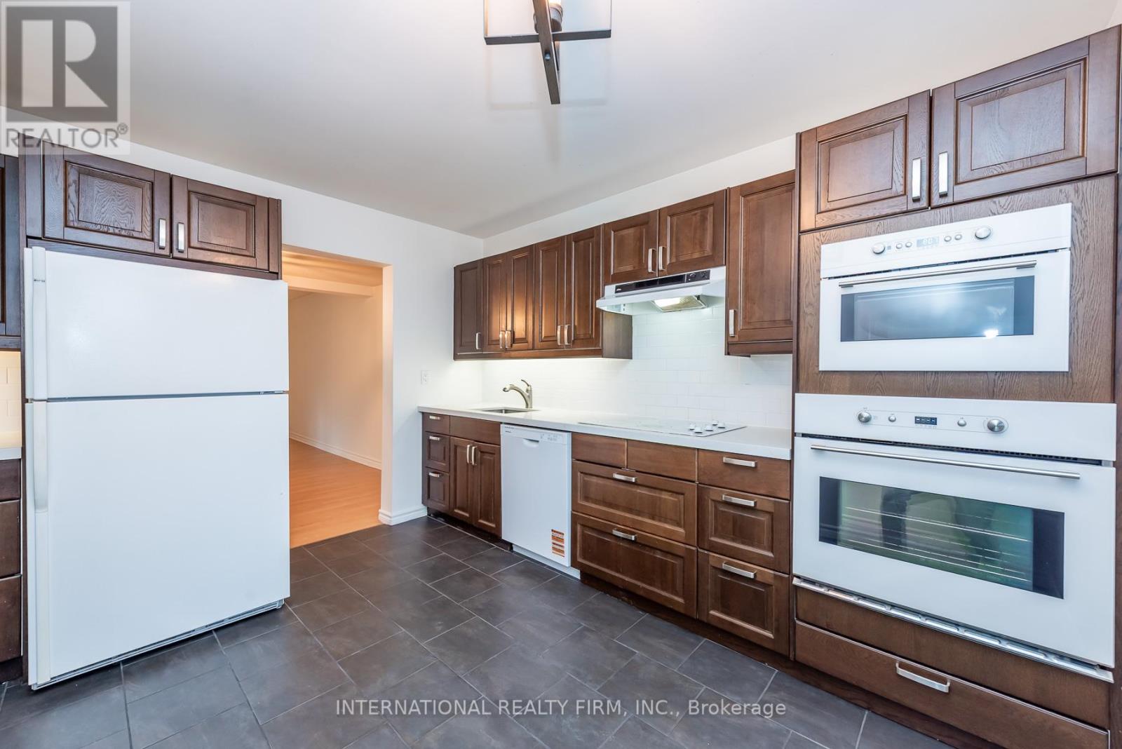 Row / Townhouse for Sale in 15 - 6855 GLEN ERIN DRIVE|Mississauga (Meadowvale), Ontario L5N1P6 5