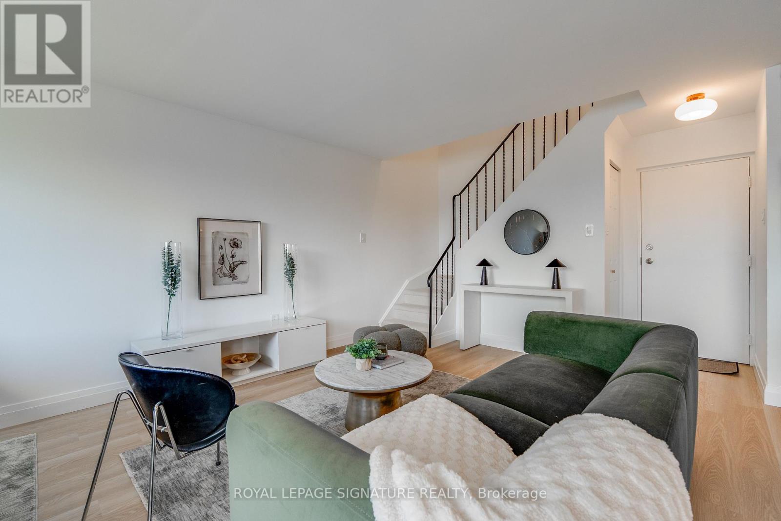 Row / Townhouse for Sale in 61 - 2001 BONNYMEDE DRIVE|Mississauga (Clarkson), Ontario L5J4H8 5