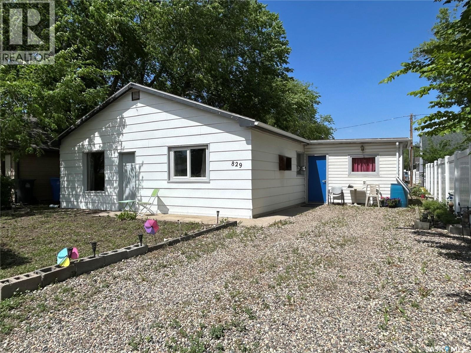 829 King STREET, Estevan, Saskatchewan S4A1L2