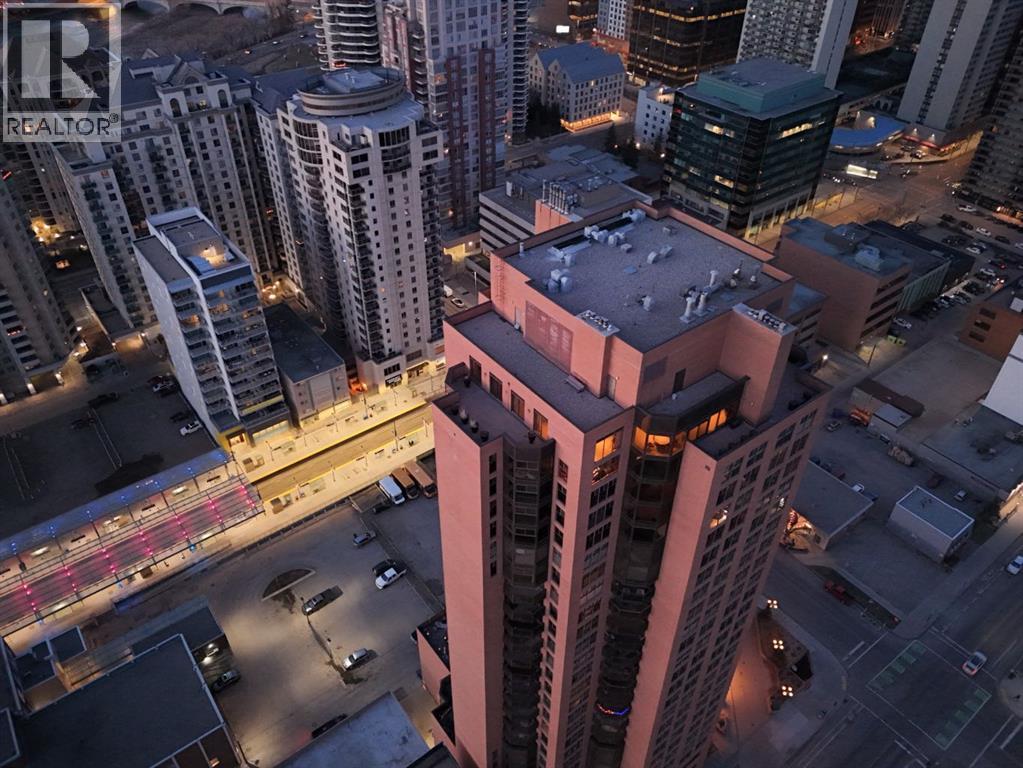 Apartment for Sale in 2800, 1100 8 Avenue SW|Calgary, Alberta T2P3T9 2