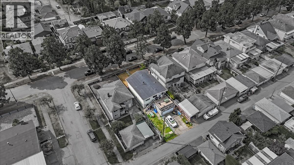 For sale: 2593 E 25TH AVENUE, Vancouver, British Columbia V5R1H2