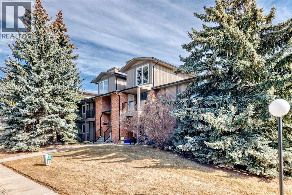 Apartment for Sale in 824, 6400 Coach Hill Road SW|Calgary, Alberta T3H1B8
