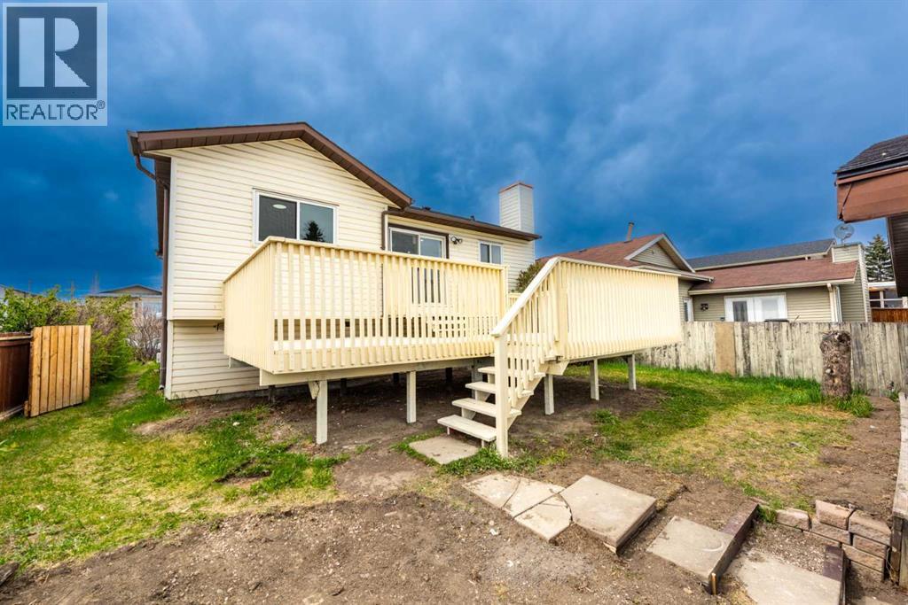 House for Sale in 141 Falshire Close NE|Calgary, Alberta T3J3A2 5