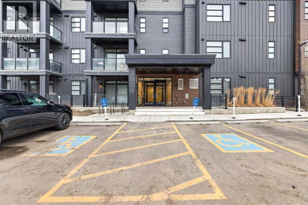 Apartment for Sale in 2305, 55 Lucas Way NW|Calgary, Alberta T3P2C7 3
