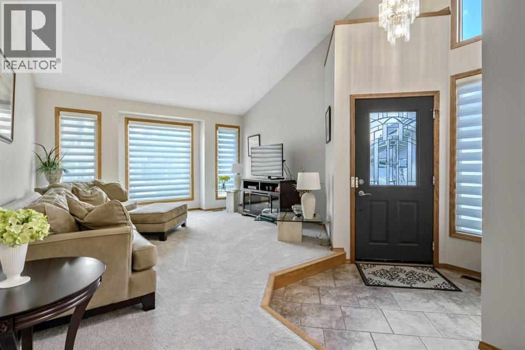 House for Sale in 1483 Sunwood Road SE|Calgary, Alberta T2X2K5 4
