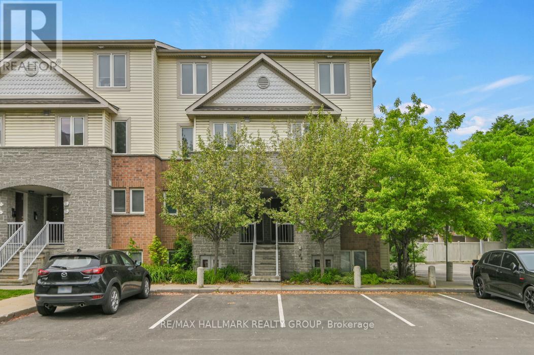 39 STRATHAVEN PRIVATE, Ottawa, Ontario K1J1K7