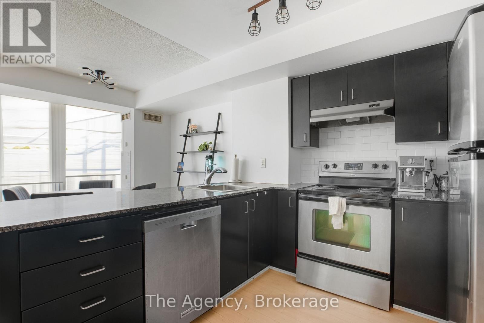 210 - 76 SHUTER STREET
