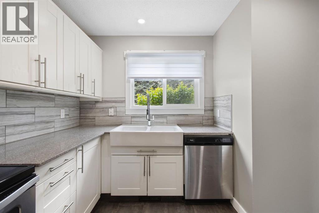 Row / Townhouse for Sale in 36, 219 90 Avenue SE|Calgary, Alberta T2J0A3 3
