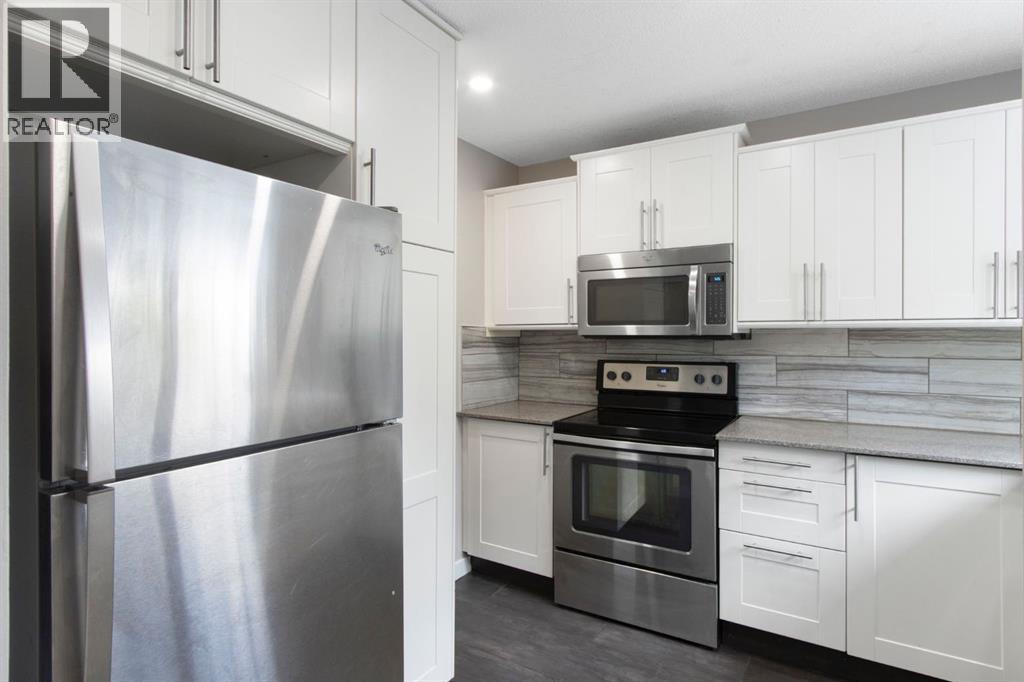 Row / Townhouse for Sale in 36, 219 90 Avenue SE|Calgary, Alberta T2J0A3 5