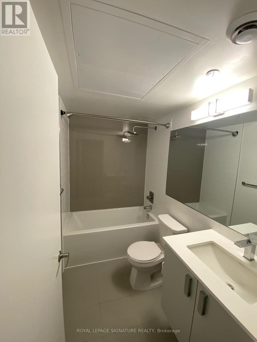 Row / Townhouse for Sale in 104 - 30 GIBBS ROAD|Toronto (Islington-City Centre West), Ontario M9B0E4 2