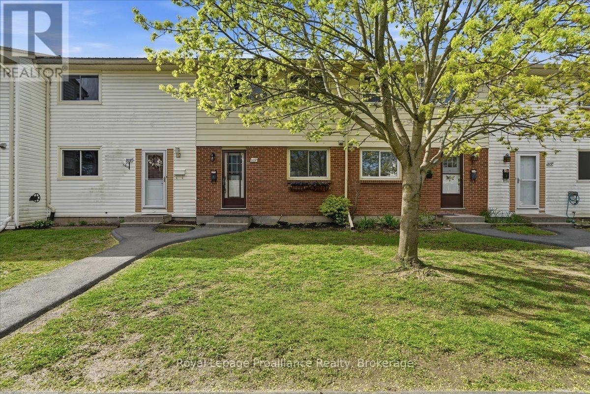 G - 209 NORTH PARK STREET, Belleville (Belleville Ward), Ontario K8P4T9
