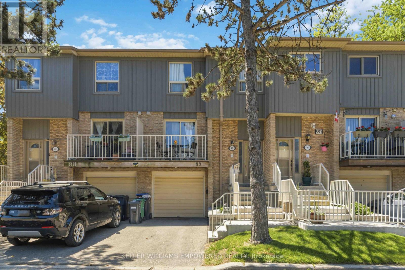 Row / Townhouse for Sale in 89 - 60 HANSON ROAD|Mississauga (Fairview), Ontario L5B2P6