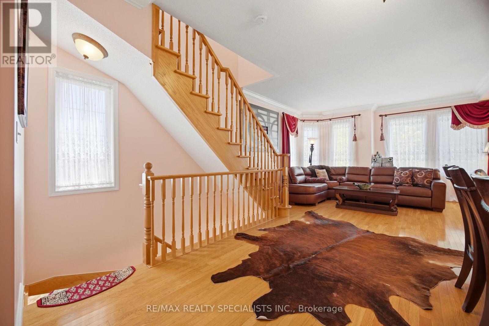 Row / Townhouse for Sale in 1 - 3071 TREADWELLS DRIVE|Mississauga (Applewood), Ontario L4X1L5 5