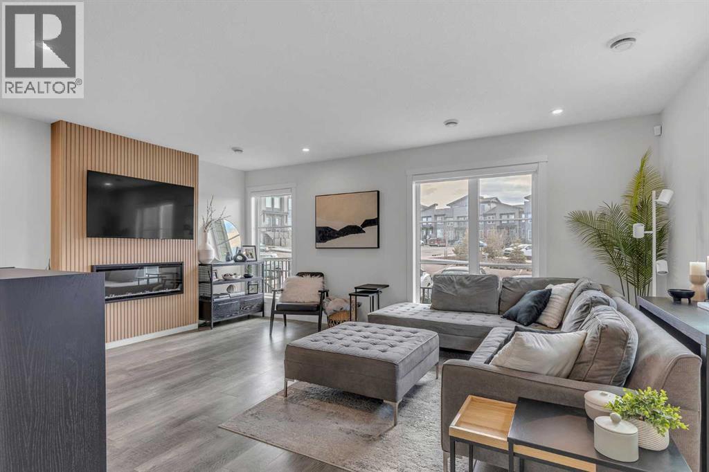Row / Townhouse for Sale in 302, 260 Rowley Way NW|Calgary, Alberta T3L0H5